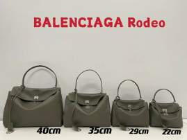 Picture of Balenciaga Handbags _SKUfw177415367fw